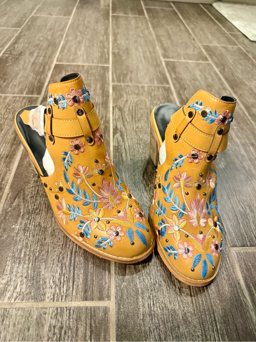 Size 9 floral booties